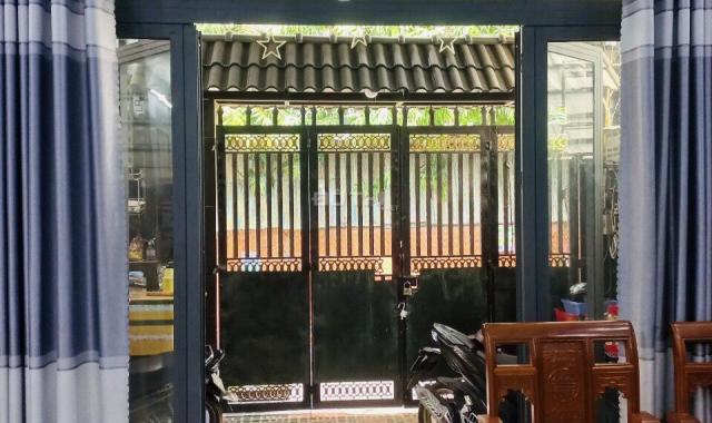 Nhà bán chính chủ, nhà SHR ngay góc ngã ba Chùa thuộc thị trấn Hóc Môn