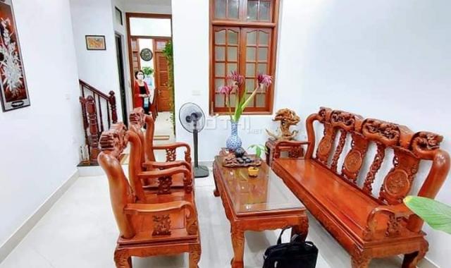 Bán nhà Nguyễn Khang 39m2 5T giá 3.5 tỷ đầu tư bất chấp cách phố chỉ 50m