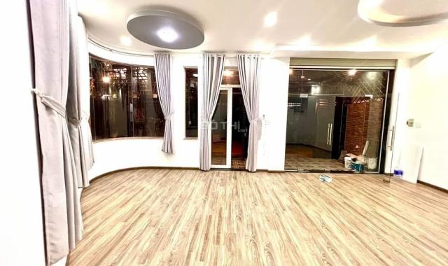 Villa 3 mặt tiền đường 10m thiết kế cực độc khu vip SaiGon Coop Lê Đức Thọ, GV