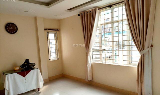 Bán nhà quận Đống Đa, phố Vĩnh Hồ, 65/70m2, 5 tầng, 11.5 tỷ - 5m ra mặt phố, kinh doanh sầm uất