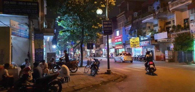Bán nhà vị trí hiếm phố Hồng Tiến, kinh doanh tốt, đường 15m có vỉa hè, nở hậu; 172m2, 9.7m, 29.8tỷ