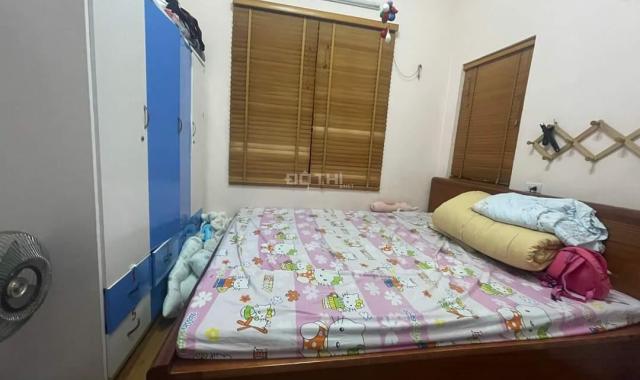 Bán nhà Khương Đình, gần phố, sổ riêng, 20m2, 3 phòng ngủ, 2tỷ