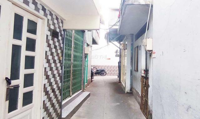 Bán nhà Q4, Tôn Đản, nhà mới, 17m2 2m8x6m, 2 tầng, hẻm 2.5m, hẻm thông ra 2 đường, cách Q1 chỉ 2km