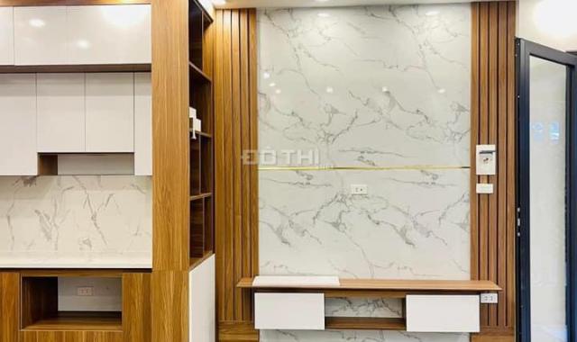 Bán nhà ngõ 82 Nguyễn Phúc Lai, giá 10 tỷ, 43m2x6t, ô tô vào, thang máy