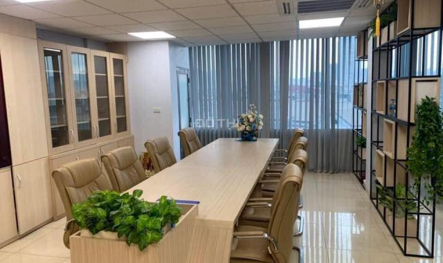 Bán tòa nhà văn phòng vip nhất Nguyễn Khánh Toàn Cầu Giấy 10 tầng mặt tiền 7,2m giá 27,5 tỷ