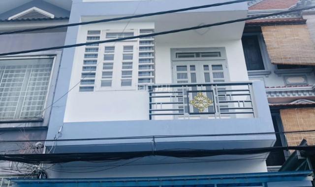 Bán căn nhà mặt tiền hẻm lớn đường Lâm Thị Hố, P. Tân Chánh Hiệp, quận 12. Xây 1 trệt 2 lầu