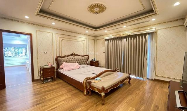 Biệt thự doanh nhân dát vàng, nội thất 10 tỷ, Dịch Vọng Hậu, Cầu Giấy, 200m2, MT 10m