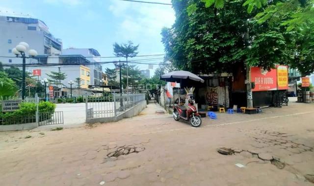 Bán đất Võ Chí Công 200m2 - cách mặt phố 20m - ngõ rộng ô tô vào nhà - đầu tư tốt