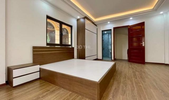 Bán nhà Kim Đồng, 40m2*5 tầng, ô tô đỗ cửa, kinh doanh đa dạng, 8 tỷ, lh 0981948908