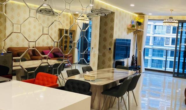 Căn hộ Sunwah Pearl tầng cao 3PN, 125.88m2 đầy đủ nội thất cần bán