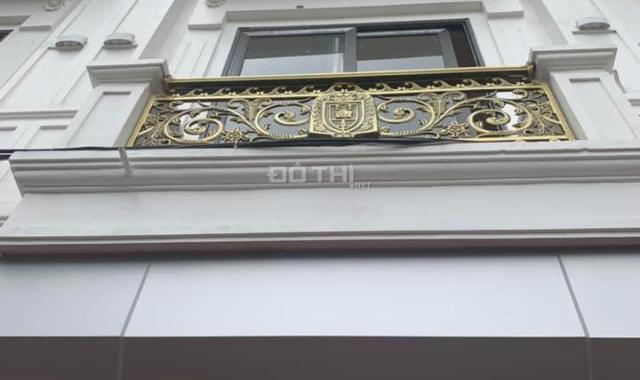 Nhà đẹp ngõ Văn Hương giá chỉ 4,65 tỷ, 33m2x5T, ngõ thông, căn góc