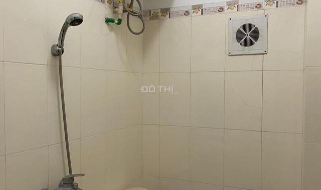 Bán nhà đường Đê La Thành, ngõ rộng gần ô tô, tặng nội thất, DT 30m2, 6 tầng, MT 3.5m, giá 3,6 tỷ