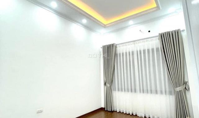 Bán nhà MP Phan Chu Trinh, giá 160 tỷ, 160m2x6T, lô góc, KD lớn, nở hậu, thang máy