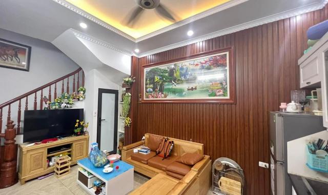 Bán nhà Nguyễn Cảnh Dị, Đại Kim, 54m2, giá: 11.7 tỷ, 5 tầng, mt: 5m, ô tô vào nhà, kinh doanh đỉnh