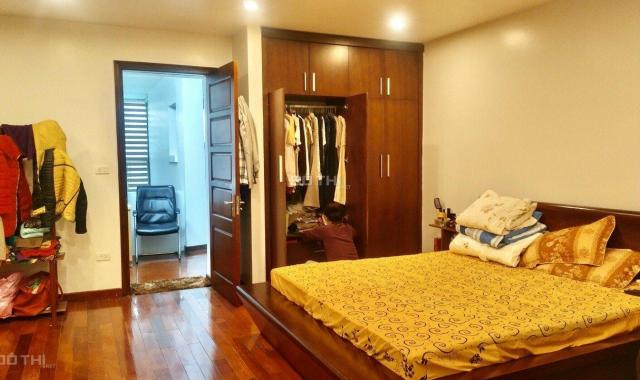 Bán nhà 7.9 tỷ phân lô ngõ 6 Kim Đồng 52m2 x 5T, ở + kinh doanh, ô tô đỗ, vài bước chân ra hồ