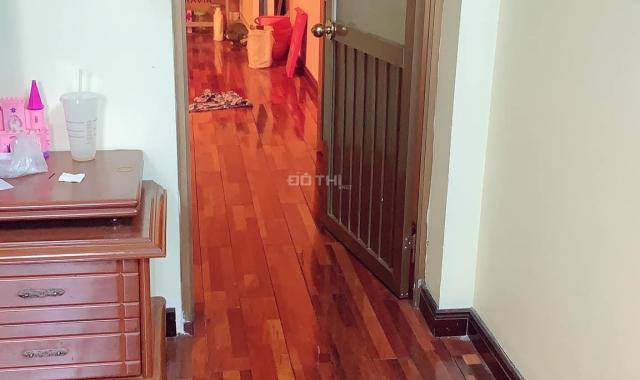 Nhà quá rẻ Long Biên, ô tô vào nhà, diện tích 40m2 4 phòng, chỉ 4,1 tỷ