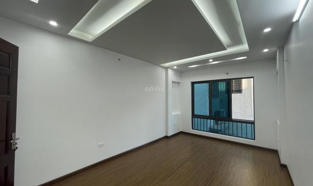 Nhà thứ 2 sau trường Hoàng Hoa Thám khu 7.2 ha, Vĩnh Phúc, Ba Đình. 35m2*5T 0912739985