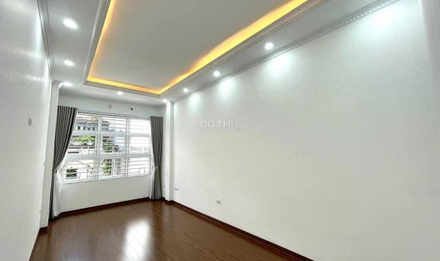 Hiếm, nhà mặt ngõ Nguyễn Phúc Lai, giá 24,5 tỷ, 114m2 x 5T, 2 mặt tiền, ô tô vào, thang máy