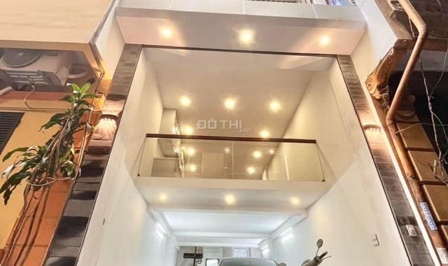 Bán nhà Huỳnh Thúc Kháng, ô tô vào nhà, 55m2, 5 tầng, giá 10,5 tỷ
