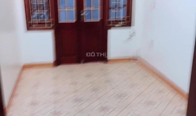 Nhà riêng ngõ 148 Ngọc Hồi, 30m2 5T 3PN, NTCB. 6 triệu/th, LH 0375995653