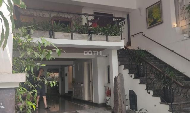 Bán tòa building Đặng Thai Mai. Giá tốt nhất