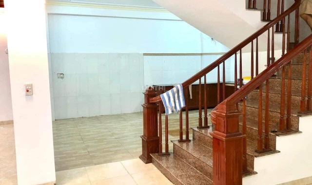 Chính chủ mình cần bán nhà 4 tầng, mặt đường Hàng Thao Thành Phố Nam Định ngay sát chân cầu Đò Qua