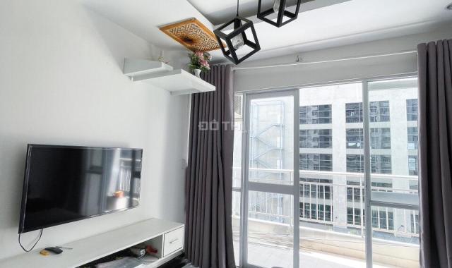 Giai Việt - bán CH 2PN 82,6m2 có ban công 2,7 tỷ tặng nội thất ngay TTHC Q8 view hồ bơi