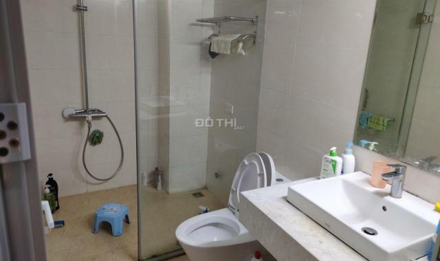 Nhà gần ngã 3 Bạch Đằng, DT: 40.5m2 x 3 tầng, ô tô cách 20m, SĐCC, giá 3.2 tỷ (thương lượng)