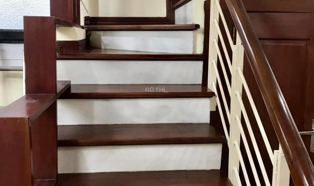 Bán nhà Hoàng Cầu, 36m2, 5 tầng, MT 4m, 5 phòng ngủ, ngõ rộng ít ngoặt, chỉ 5 tỷ