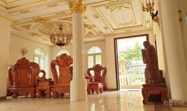 Xin nhắc lại nhà 3 mặt tiền đường lớn 400m2 5 tầng Tên Lửa