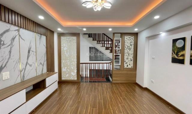 Bán gấp nhà Kim Giang - lô góc, ngõ thông, ô tô đỗ cửa, nội thất nhập, DT 40m2x5T, MT 5m - giá 4 tỷ