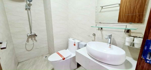 Cần tiền bán gấp nhà 2 ngủ tầng 25, view toàn cảnh nội thành Hà Nội, giá thỏa thuận. LH 0966790444