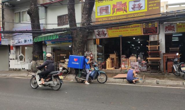 Bán mặt phố Đê La Thành Nguyễn Chí Thanh, kinh doanh đồ gỗ, vỉa hè DT: 90m2/3 tầng/21,8 tỷ