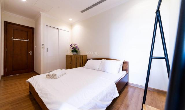 Cho thuê căn hộ chung cư Vinhomes Nguyễn Chí Thanh 2 phòng ngủ đầy đủ nội thất đẹp, sang trọng