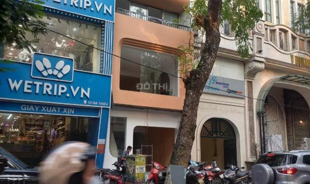 Bán nhà mặt phố Nguyễn Hữu Huân Hoàn Kiếm DT 32 m2 MT 4,2 m giá 34 tỷ LH Huyền 0962296916