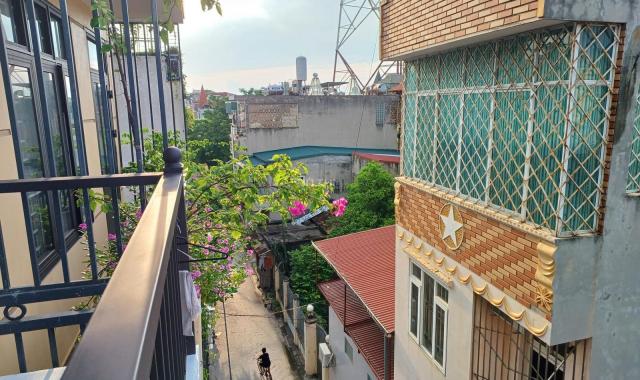 Bán nhà ở ngay Hoàng Hoa Thám, DT: 43m2 x 4 tầng, giá 5,2 tỷ