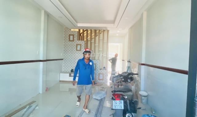 Bán nhà mới xây - Mặt tiền HXH - Phú Xuân - Nhà Bè - DT 4x18m - 2PN - Giá 2.5 tỷ TL