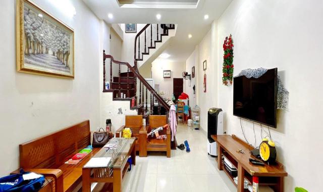 Bán nhà Khúc Thừa Dụ 20m ra mặt phố DT 48m2 Mt 4m chỉ nhỉnh 7. X tỷ. Sát vách CV Cầu Giấy