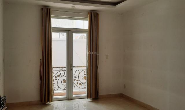 Nhà ngay ngã tư Hàng Xanh, Bình Thạnh, 70m2, chỉ 7 tỷ 200