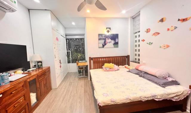 Bán gấp nhà phân lô - ô tô tránh - kinh doanh - Giải Phóng - 80m2 4 tầng 11 tỷ