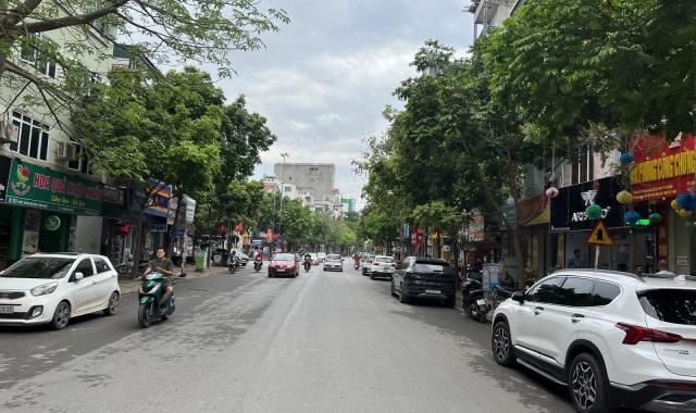 Chủ nhà cần tiền bán gấp căn nhà 5 tầng mặt phố kinh doanh Ngô Xuân Quảng, Trâu Qùy