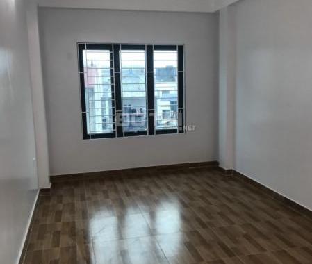 Đường Trần Phú, Văn Quán, bán nhà 32m2 x 5T x 3PN. LH: 0982693883