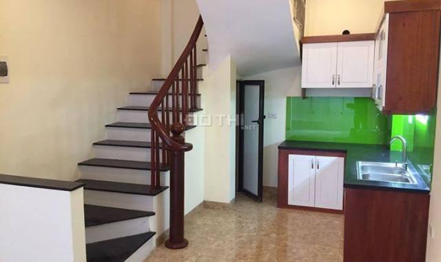 Đường Trần Phú, Văn Quán, bán nhà 32m2 x 5T x 3PN. LH: 0982693883