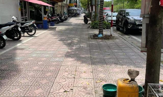 Bán nhà mặt phố tại đường Ô Chợ Dừa, Phường Ô Chợ Dừa, Đống Đa, Hà Nội diện tích 70m2 giá 27,5 tỷ