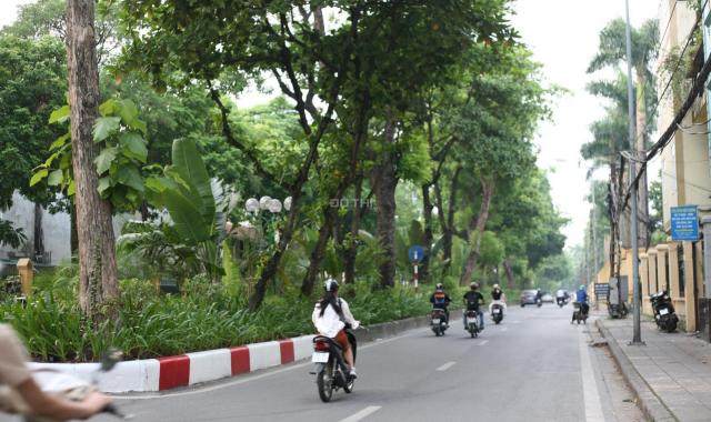Bán nhà riêng ngõ 28 Điện Biên Phủ, Ba Đình, 6T, gần vườn hoa Lê Nin, 30m ra ô tô