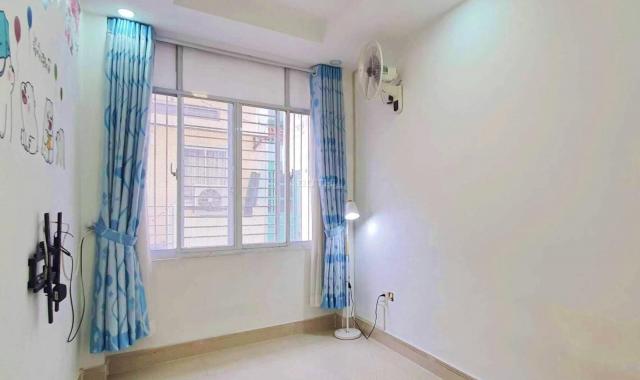 Bán nhà mặt tiền đường Số 6, Quận 4, hẻm 6m, 18,2m2 giá chỉ 3,7 tỷ, LH 0989149953