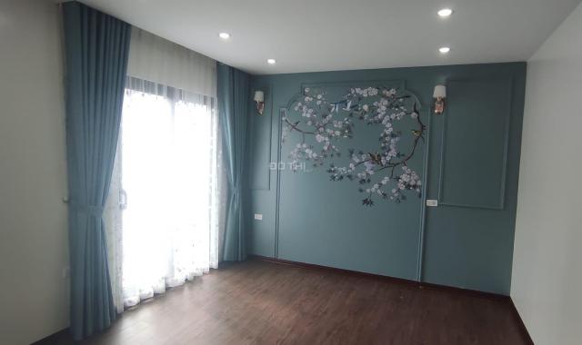 Nhà ô tô đỗ cửa, Giáp Bát, 30m2, 6 tầng, 5 tỷ. LH: 0967 - 592 - 566