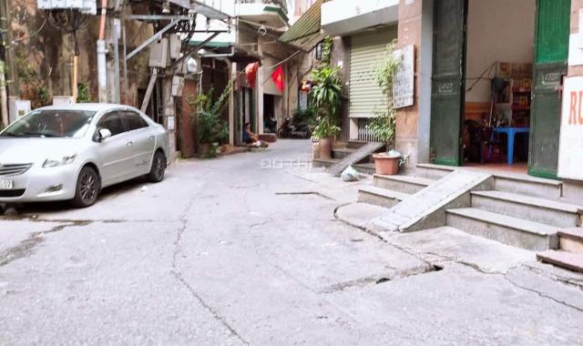 Cần bán gấp nhà lô phố Hồng Hà DT thực 65m2 - ô tô đỗ cổng