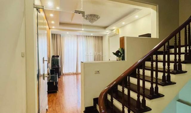 Bán nhà Hoàng Hoa Thám, Ba Đình, thoáng, 7 chỗ vào nhà, gần Hồ Tây, 80m2, 5T, MT 4,8m, nhỉnh 15 tỷ