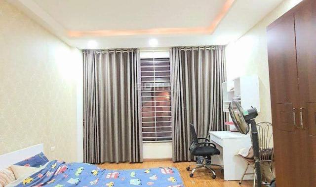 Bán nhà mặt phố Cầu Giấy, lô góc, 60m2, 5T, KD, nhỉnh 14 tỷ